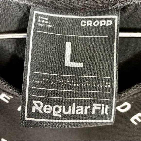 🌟 CROPP “Outsider” T Shirt Regular Fit Size L - Picture 4 of 5